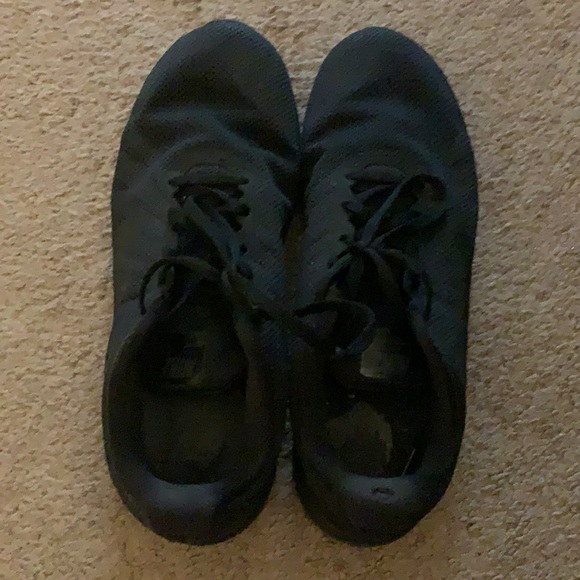 Nike Shoes - Women’s Nike shoes